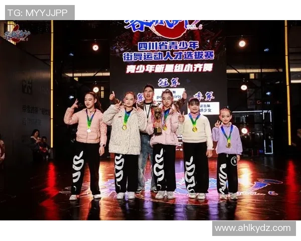 全国街舞大赛点评成都滑板队展现出色灵活性与创意表现 全国街舞大赛点评成都滑板队展现出色灵活性与创意表现